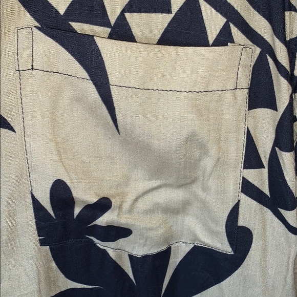 💚 Men’s Buttoned Down Dress Shirt. - Picture 4 of 8